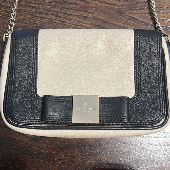 Kate Spade Crossbody - Picture 2 of 9